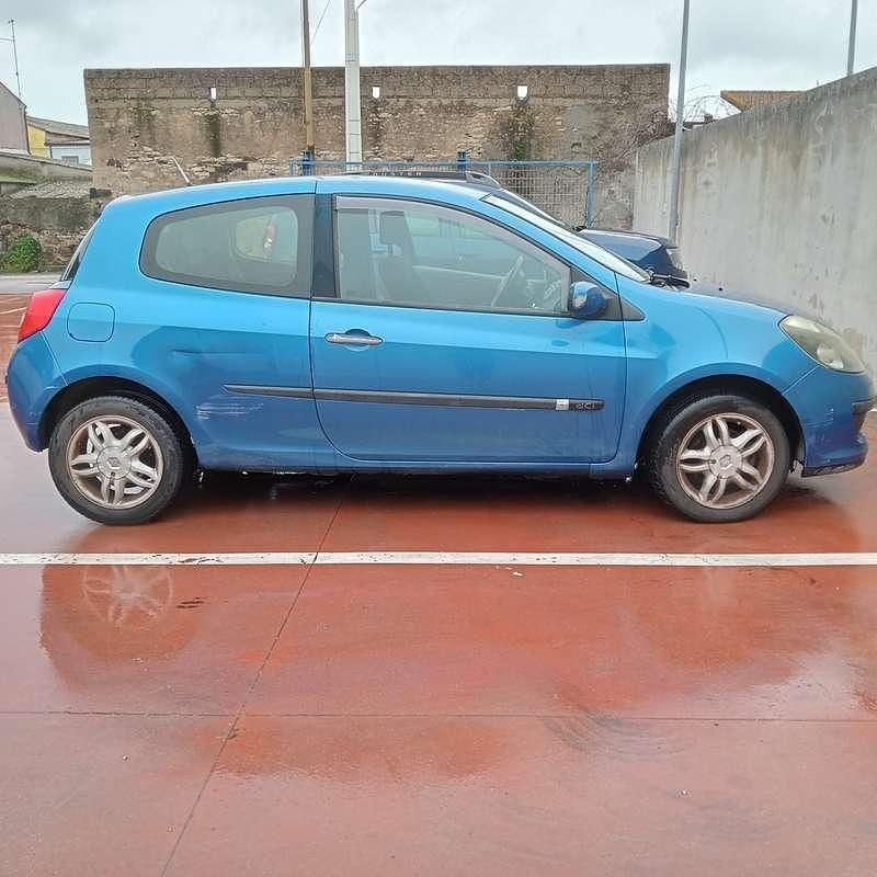 Usata Renault Clio II Dynamique 106 CV (77 kW) 2006 Berlina