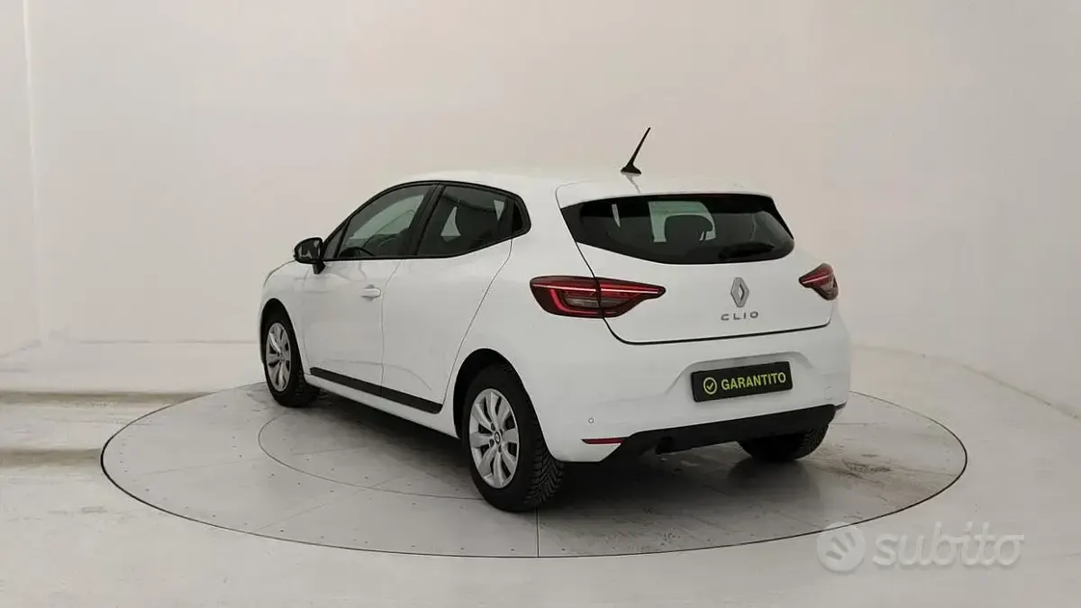 Begagnad Renault Clio V Business 86 HK (63 kW) 2021 Vit Sedan