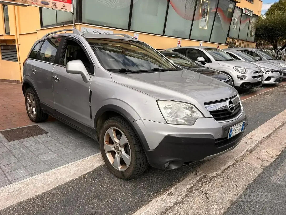 Usata Opel Antara 150 CV (110 kW) 2008 Grigio SUV