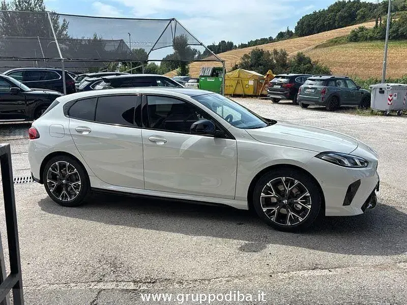 Nuova BMW 120 Efficient Dynamics 169 CV (124 kW) 2026 Bianco Utilitaria