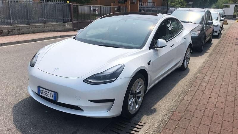Usata Tesla Model 3 Standard Range 88 kW (120 CV) 2021 Berlina