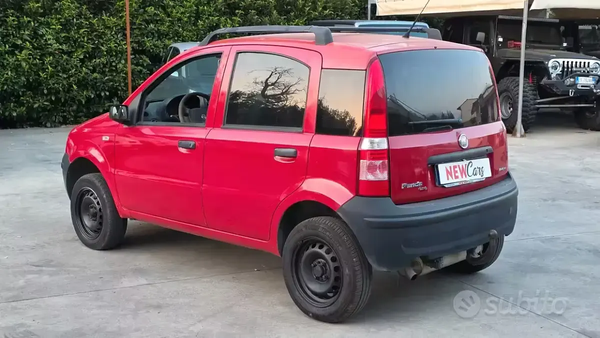 Usata Fiat Panda 4x4 69 CV (50 kW) 2009 Rosso Utilitaria