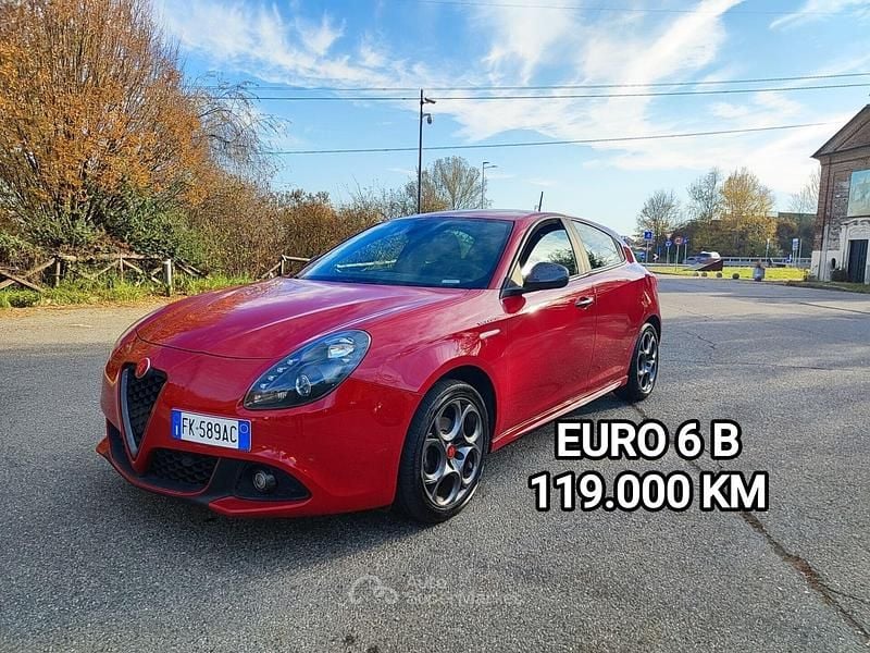 Rosso Usata 2017 Alfa Romeo Giulietta Super Tre volumi | 8950 € (Super prezzo) - Immagine 1/4