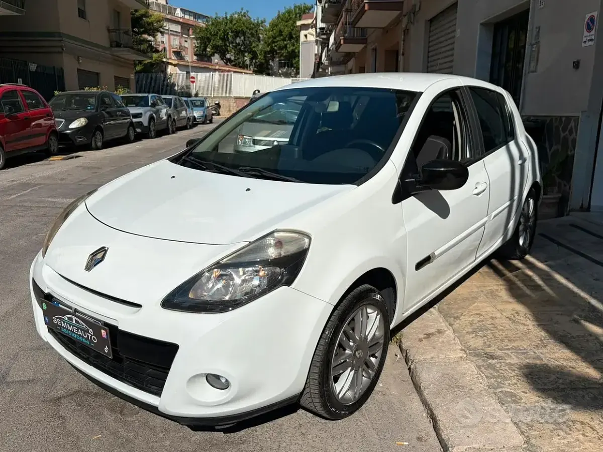 Usata Renault Clio 75 CV (55 kW) 2011 Bianco Utilitaria