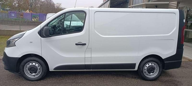 Usata Renault Trafic 120 CV (88 kW) 2022 Bianco Monovolume
