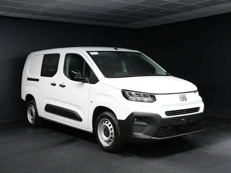 Usata Fiat Doblò 131 CV (96 kW) 2024 Grigio Monovolume