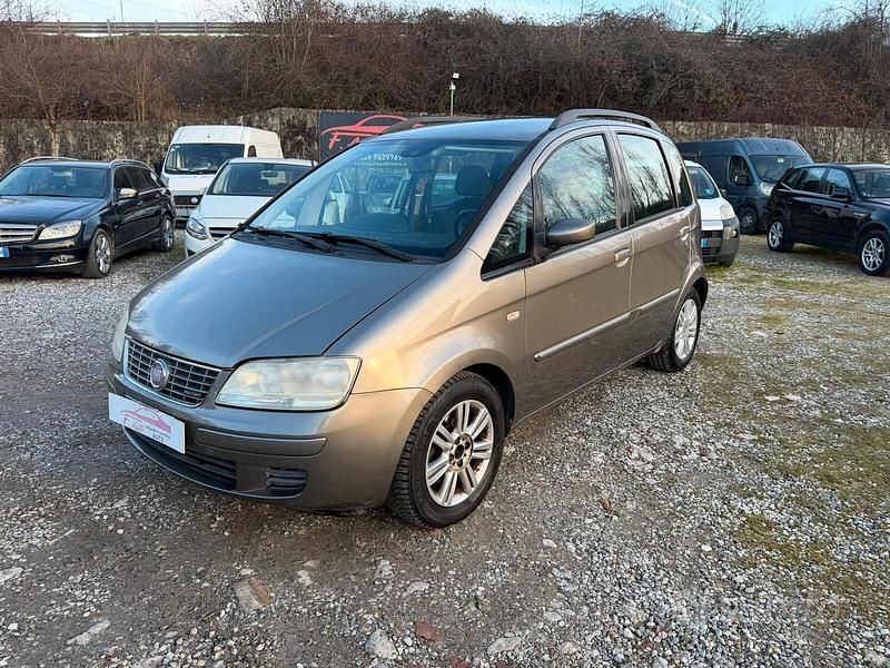 Usata Fiat Idea 90 CV (66 kW) 2008 Marrone Monovolume
