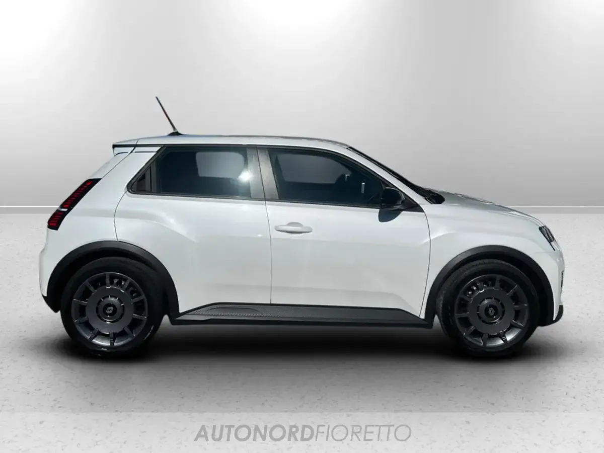 Nuova Renault R5 Evolution 88 kW (120 CV) 2025 Biancohar00 Utilitaria