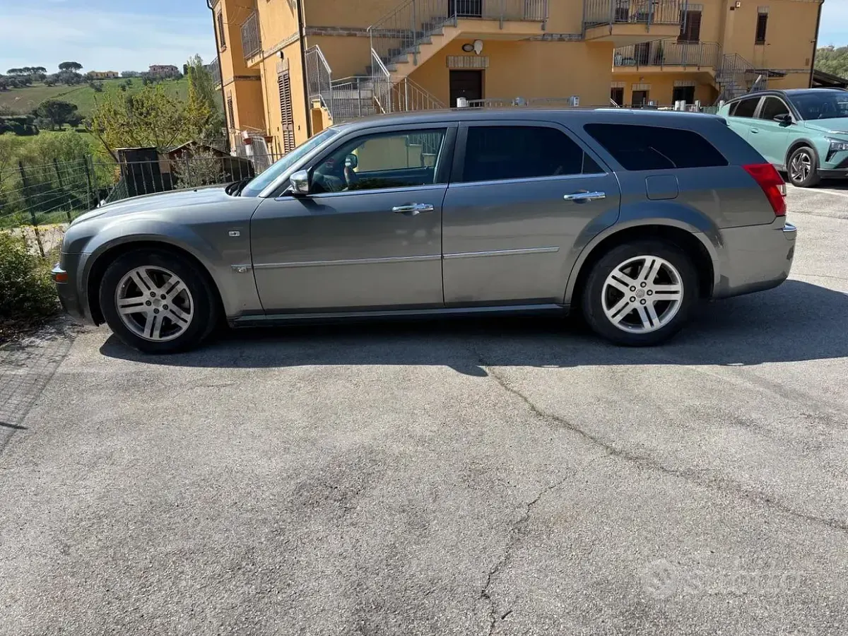 Usata Chrysler 300C Touring 218 CV (160 kW) 2007 Grigio Station wagon