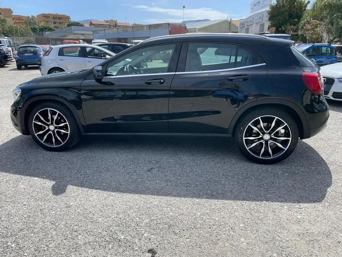 Usata Mercedes GLA200 Premium 136 CV (100 kW) 2016 Nero SUV