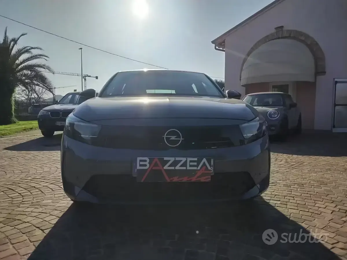 Używany Opel Corsa 75 KM (55 kW) 2024 Szary Hatchback