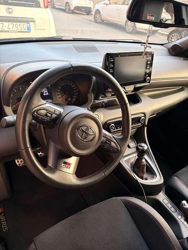 Usata Toyota Yaris 261 CV (191 kW) 2021 Nero Utilitaria