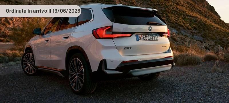 Argento Usata 2024 BMW iX1 Efficient Dynamics SUV | 44.310 € (Molto cara) - Immagine 1/4