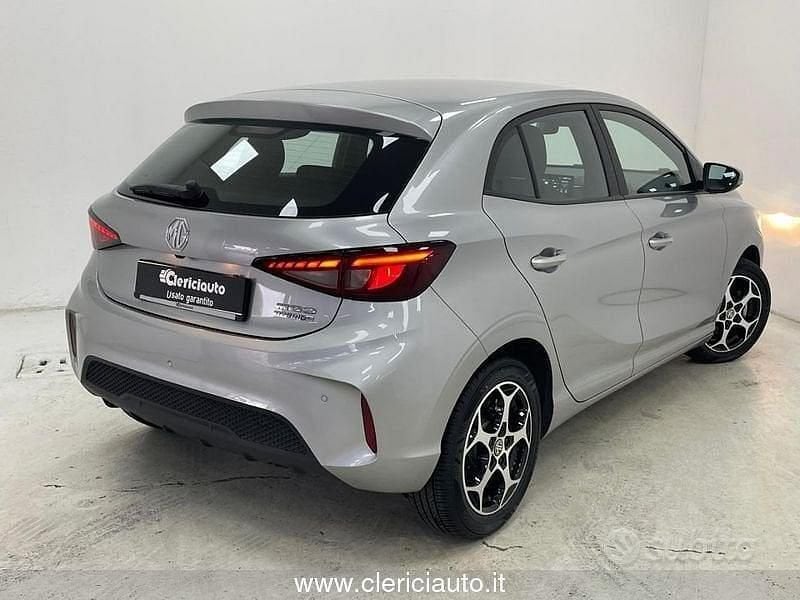 Usata MG MG3 Comfort 194 CV (142 kW) 2024 Argento Utilitaria