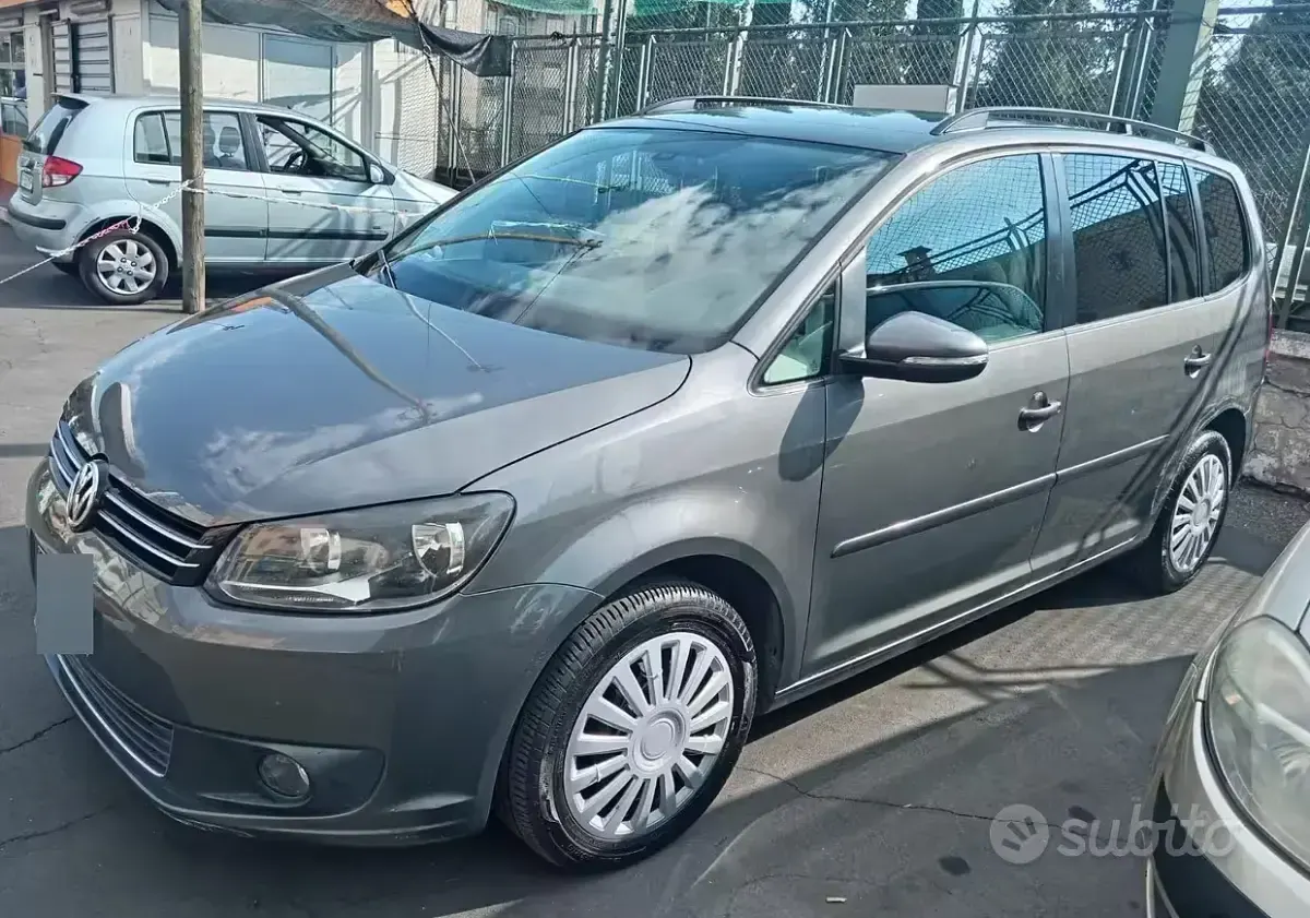 Usata VW Touran Comfortline 105 CV (77 kW) 2014 Grigio Monovolume