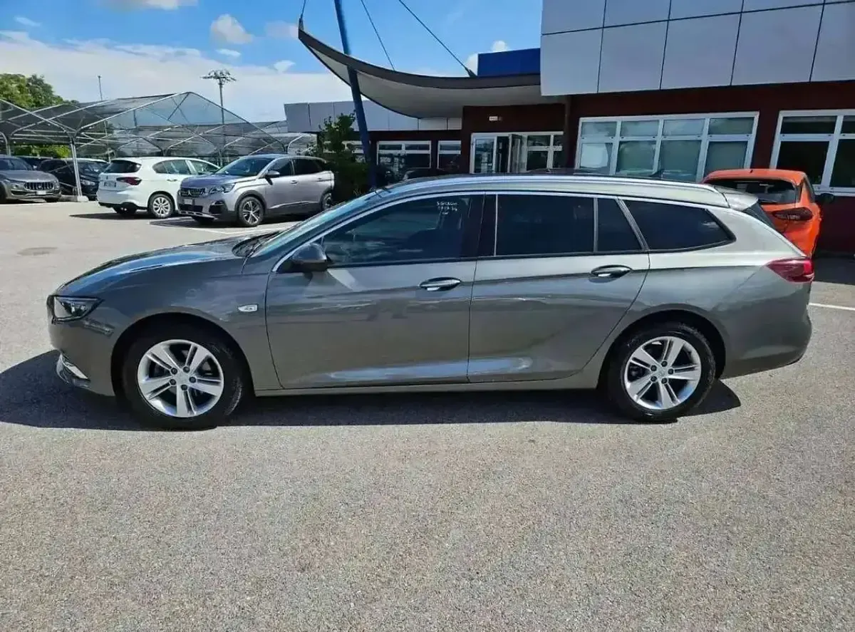 Usata Opel Insignia Innovation 136 CV (100 kW) 2019 Grigio Station wagon