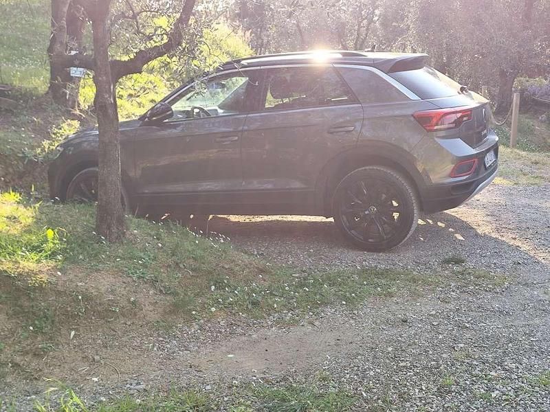 Usata VW T-Roc R-line 110 CV (80 kW) 2023 Grigio SUV