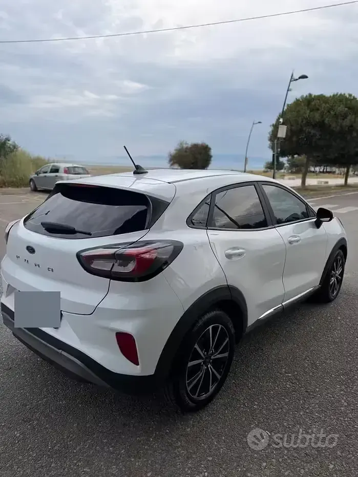 Usata Ford Puma Titanium 120 CV (88 kW) 2022 Bianco SUV