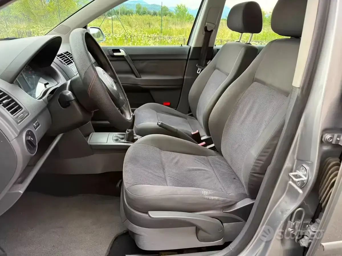 Usata VW Polo 75 CV (55 kW) 2006 Grigio Utilitaria