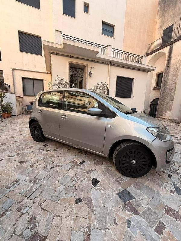 Usata VW up! Move 75 CV (55 kW) 2015 Grigio Utilitaria