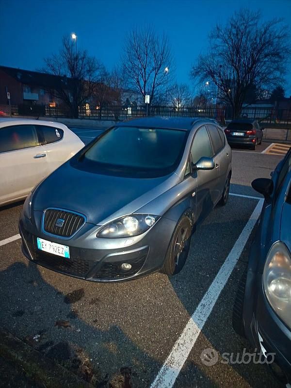 Usata Seat Altea XL 105 CV (77 kW) 2015 Grigio Monovolume