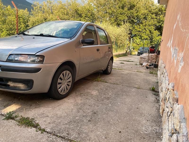 Usata Fiat Punto 60 CV (44 kW) 2001 Utilitaria