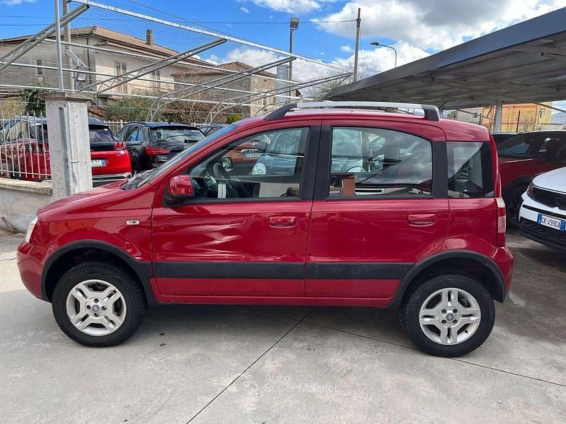 Usata Fiat Panda 4x4 Climbing 69 CV (50 kW) 2010 Rosso Utilitaria