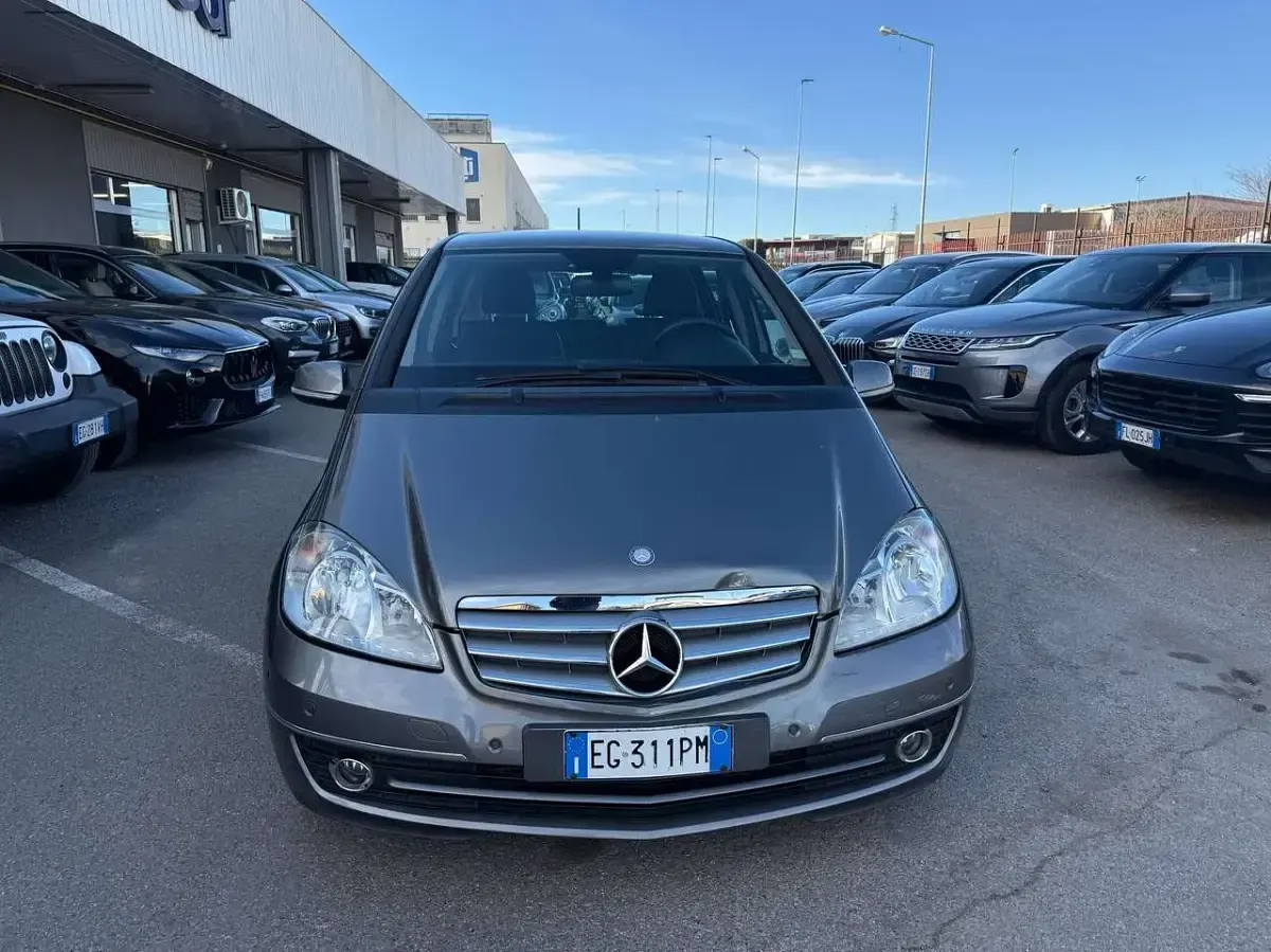 Usata Mercedes A160 Executive 82 CV (60 kW) 2011 Grigio Utilitaria
