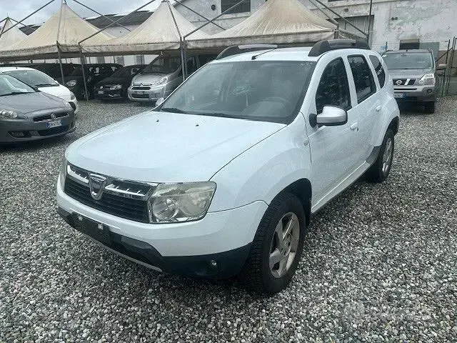 Usata Dacia Duster Lauréate 110 CV (80 kW) 2012 Bianco SUV