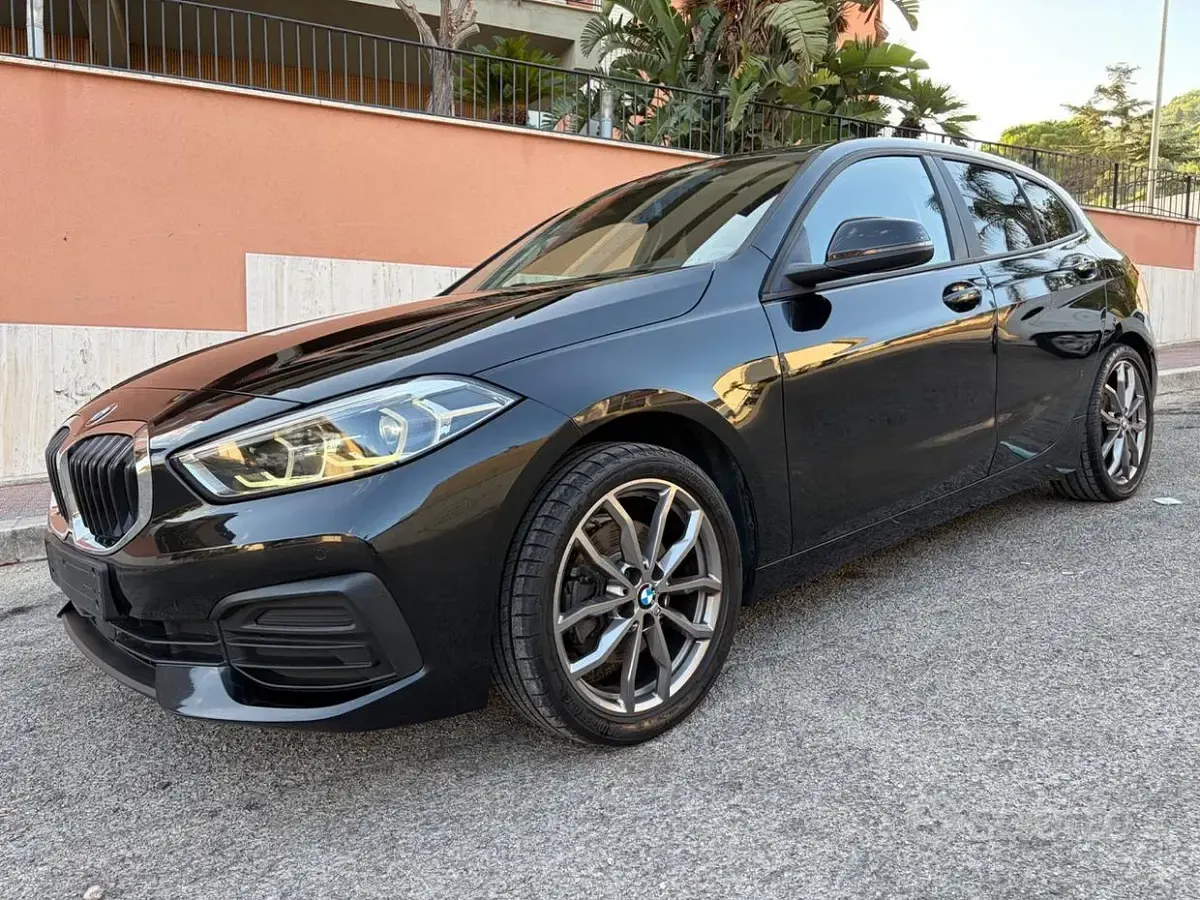 Usata BMW 116 Sport Line 116 CV (85 kW) 2022 Nero Utilitaria