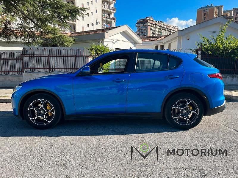 Usata Alfa Romeo Stelvio Executive 180 CV (132 kW) 2017 Blu SUV