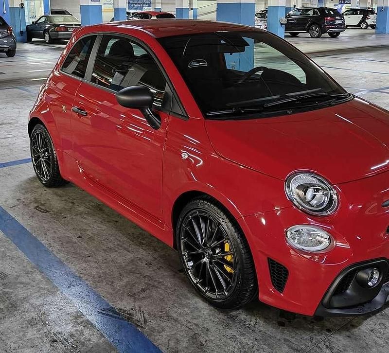 Usata Abarth 695 Competizione 179 CV (131 kW) 2024 Rosso Utilitaria