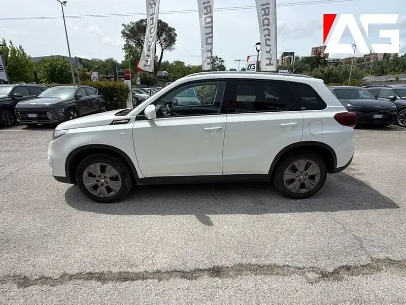 Usata Suzuki Vitara Cool 129 CV (94 kW) 2023 Bianco SUV