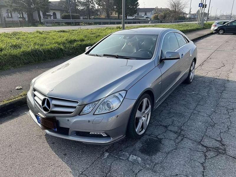 Usata Mercedes E350 231 CV (169 kW) 2011 Argento Coupé