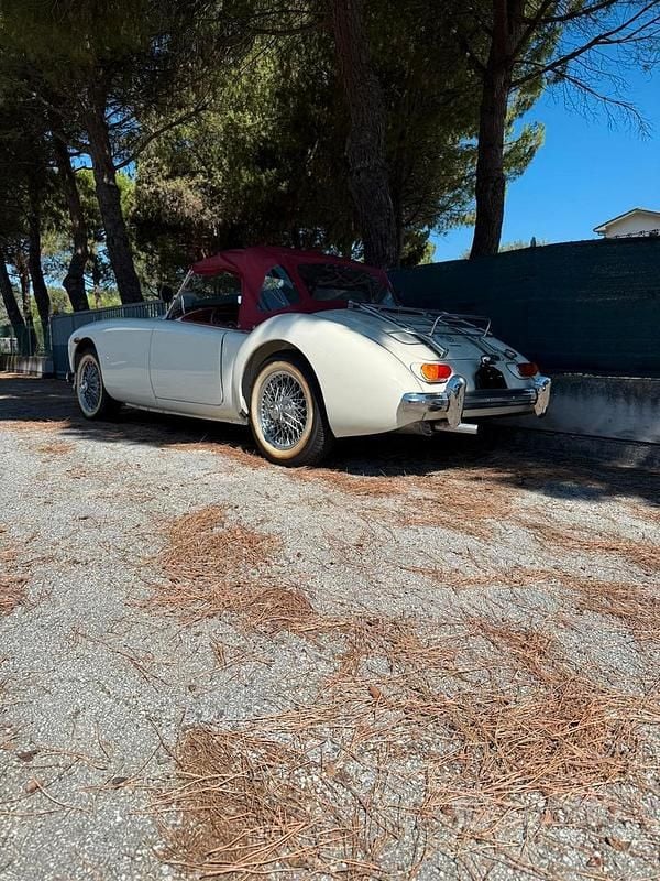 Usata MG MGA 1960 Bianco Cabrio