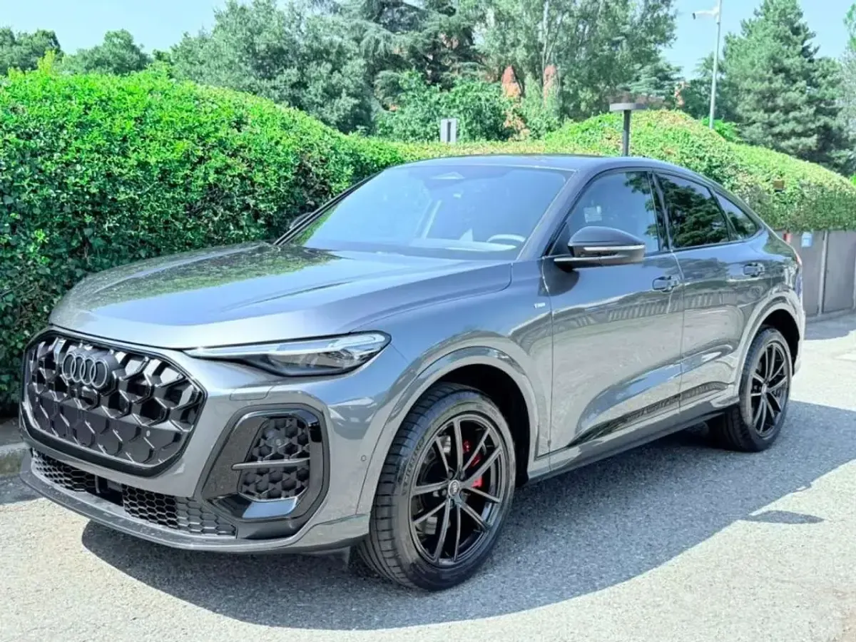 Nuova Audi Q5 Sportback S-Line 204 CV (150 kW) 2026 Grigio scuro SUV