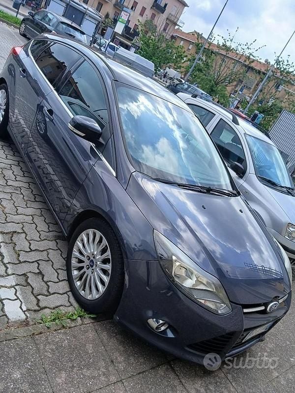 Usata Ford Focus 95 CV (69 kW) 2012 Grigio Berlina