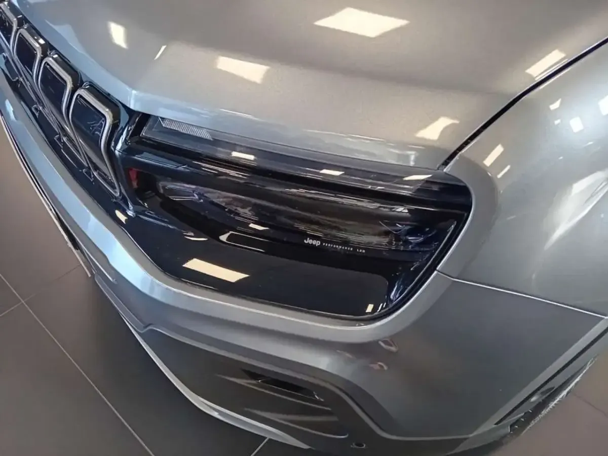 Usata Jeep Avenger Summit 101 CV (74 kW) 2025 Grigio scuro SUV