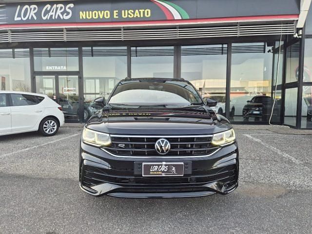 Usata VW Tiguan R-line 150 CV (110 kW) 2024 Nero SUV