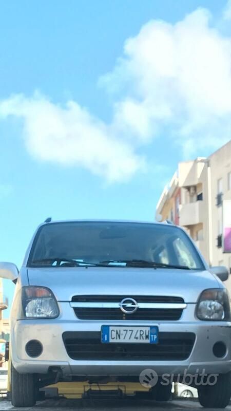 Usata Opel Agila 60 CV (44 kW) 2005 Grigio Utilitaria