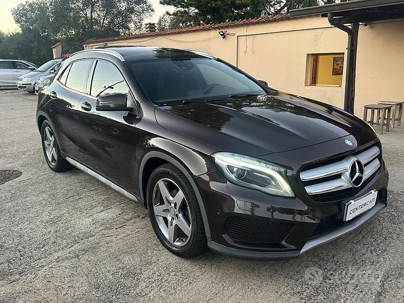 Marrone Usata 2014 Mercedes 200 Premium Due volumi | 13.999 € (Ottimo prezzo) - Immagine 1/4