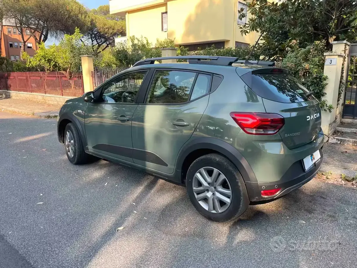 Usata Dacia Sandero Expression 101 CV (74 kW) 2023 Verde SUV