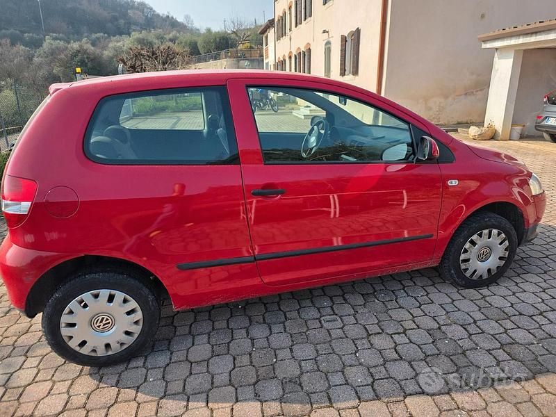Usata VW Fox 54 CV (39 kW) 2006 Rosso Utilitaria