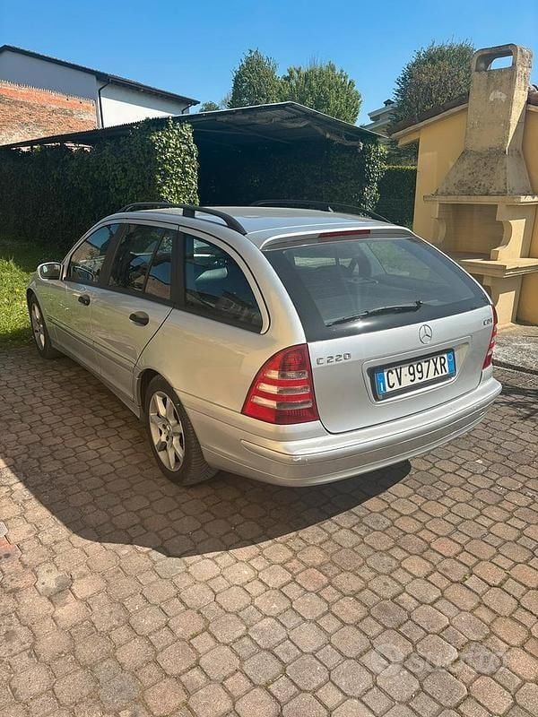 Usata Mercedes C220 150 CV (110 kW) 2005 Grigio Station wagon