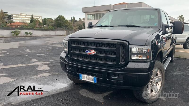 Usata Ford F350 329 CV (241 kW) 2006 Nero Pick-up