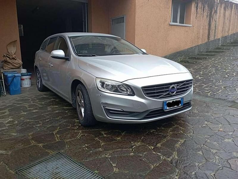 Usata Volvo V60 Business Edition 114 CV (83 kW) 2015 Argento Station wagon