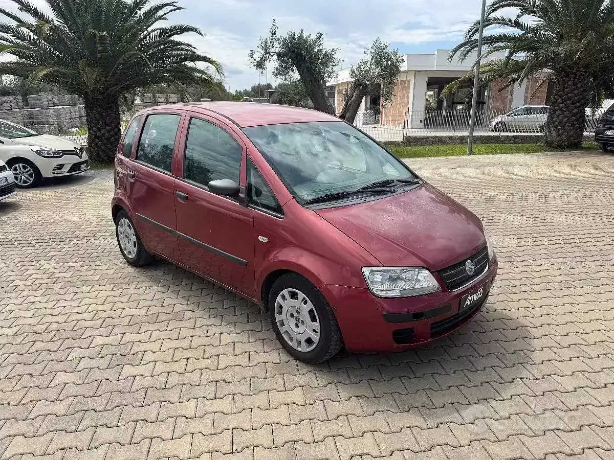 Usata Fiat Idea 95 CV (69 kW) 2005 Rosso Monovolume