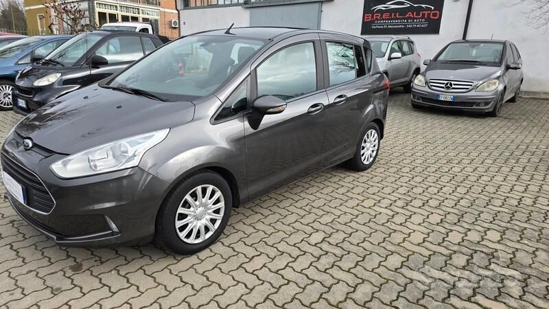 Grigio Usata 2017 Ford B-MAX Monovolume | 7600 € (Buon prezzo) - Immagine 1/4