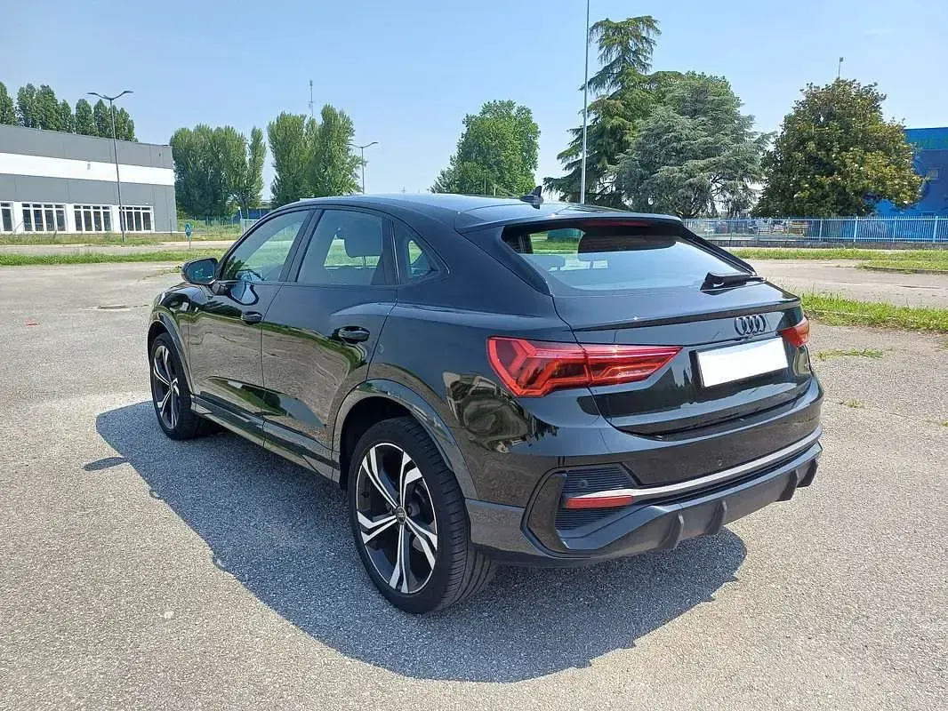 Usata Audi Q3 Sportback S-Line 200 CV (147 kW) 2022 Nero SUV