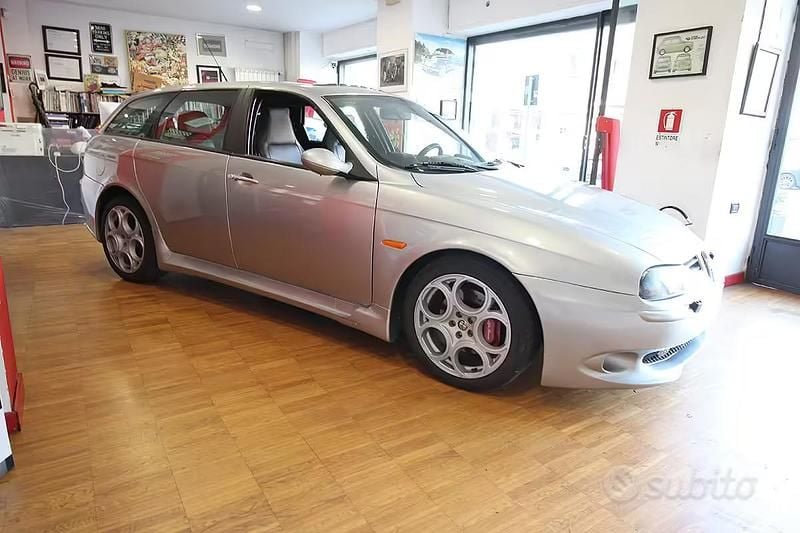 Begagnad Alfa Romeo 156 GTA 250 HK (183 kW) 2003 Grå Kombi